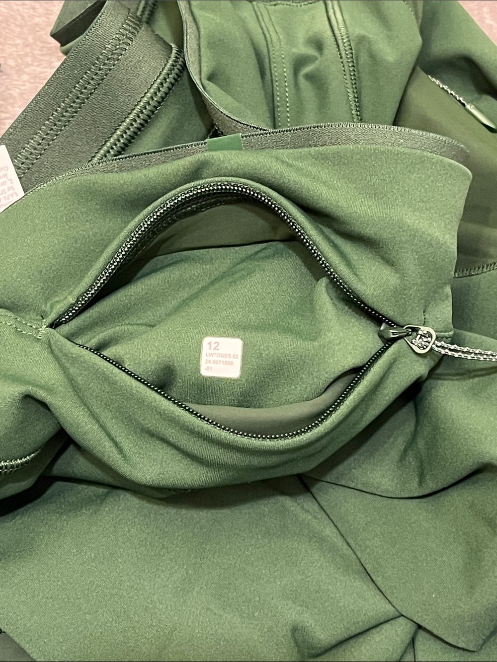 🆕 Lululemon No Line HR Run Short 8” in Ivy Grove, size 12 or 8 - Picture 6 of 7